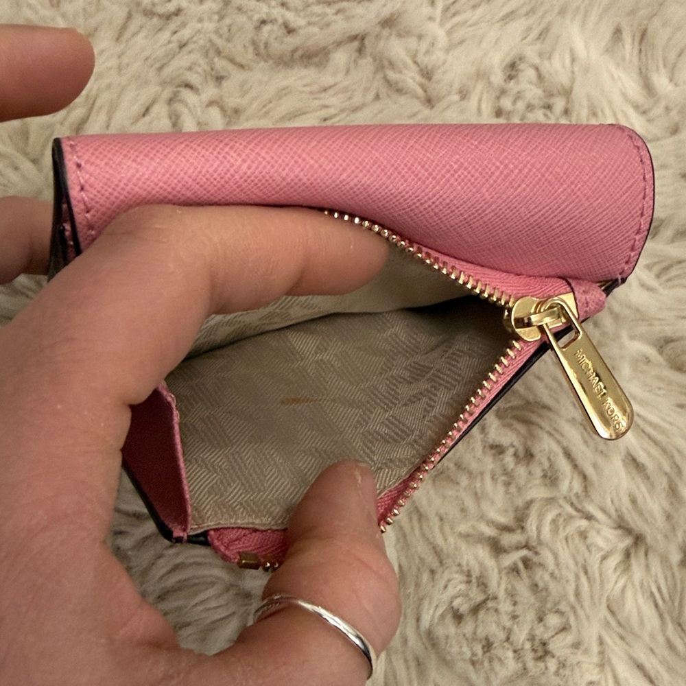 ✨Michael Kors Pink Pebbled Leather Bifold Wallet✨ - Picture 8 of 13